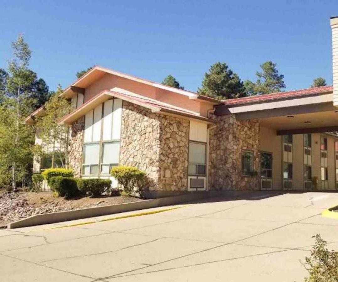 Pinetop Studio Suites Exterior photo